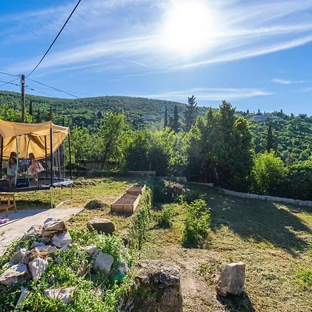 Apartment One Bedroom Ranch House *