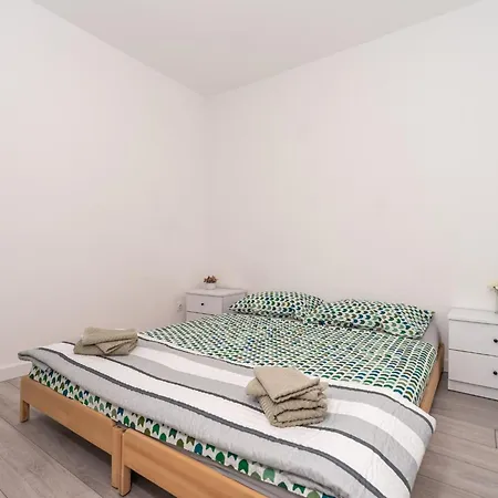 One Bedroom Ranch House Apartment